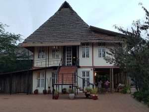 safari accomodation-Eileens-Tree-Inn-Lounge